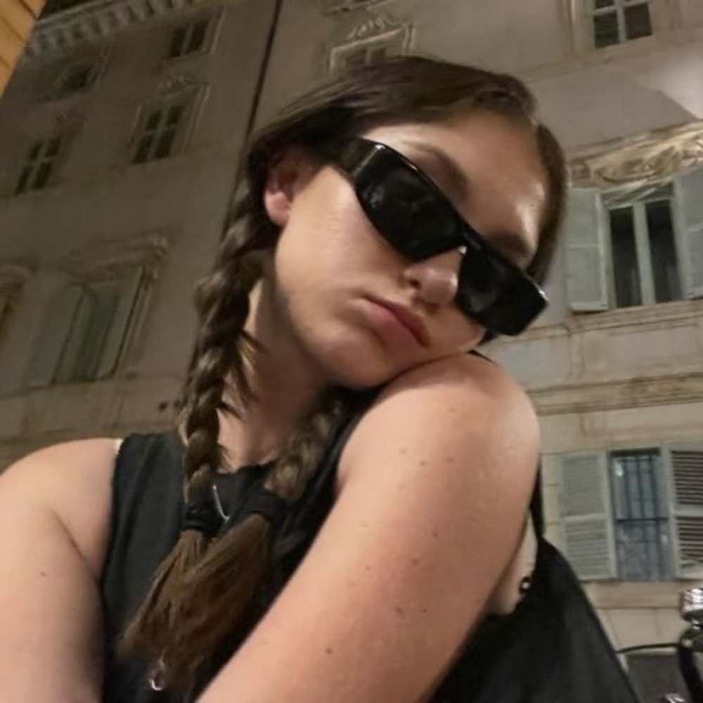 Meet your Posher, Elizabeth